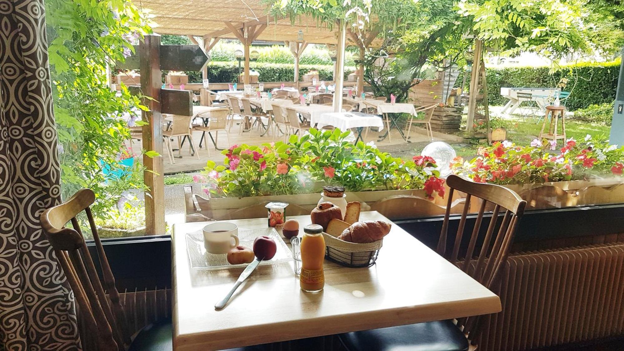 Auberge De Costaroche Albertville Zewnętrze zdjęcie