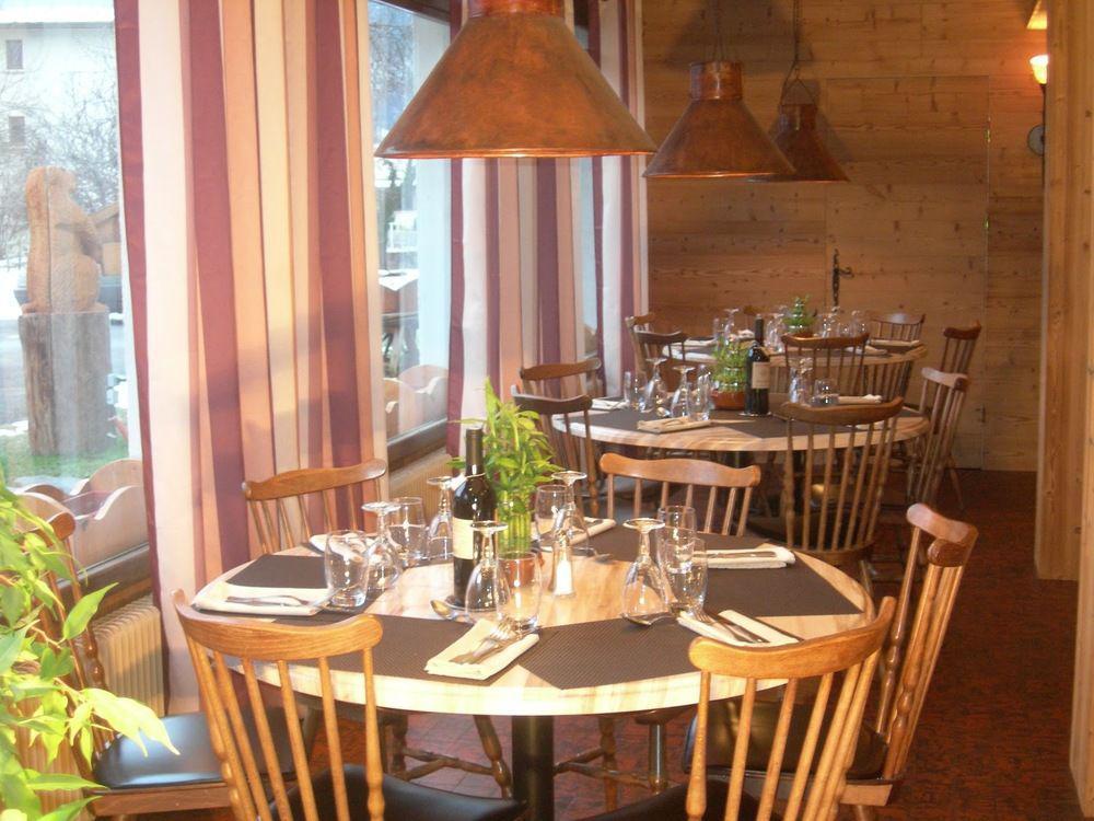 Auberge De Costaroche Albertville Zewnętrze zdjęcie