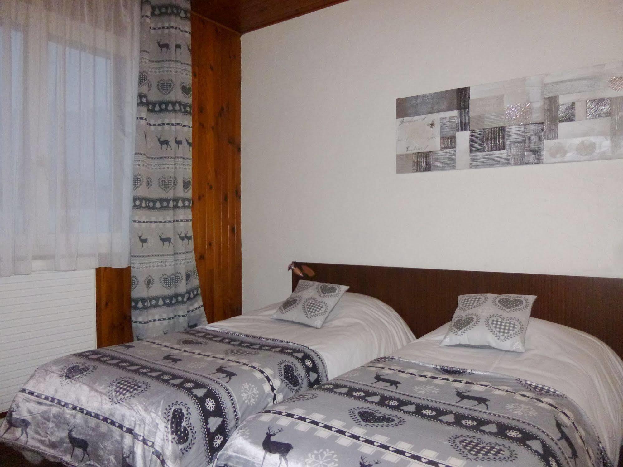 Auberge De Costaroche Albertville Zewnętrze zdjęcie