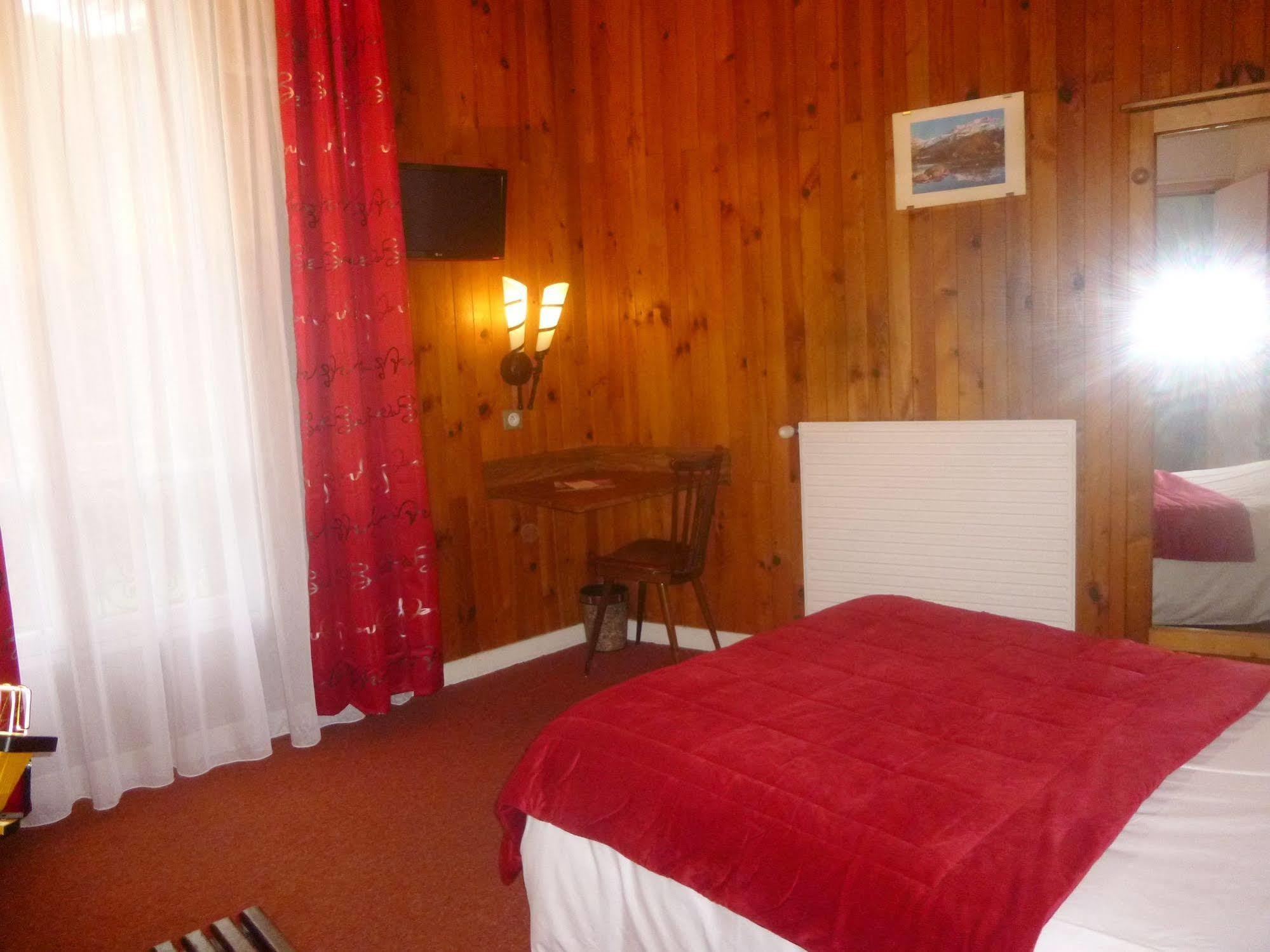 Auberge De Costaroche Albertville Zewnętrze zdjęcie