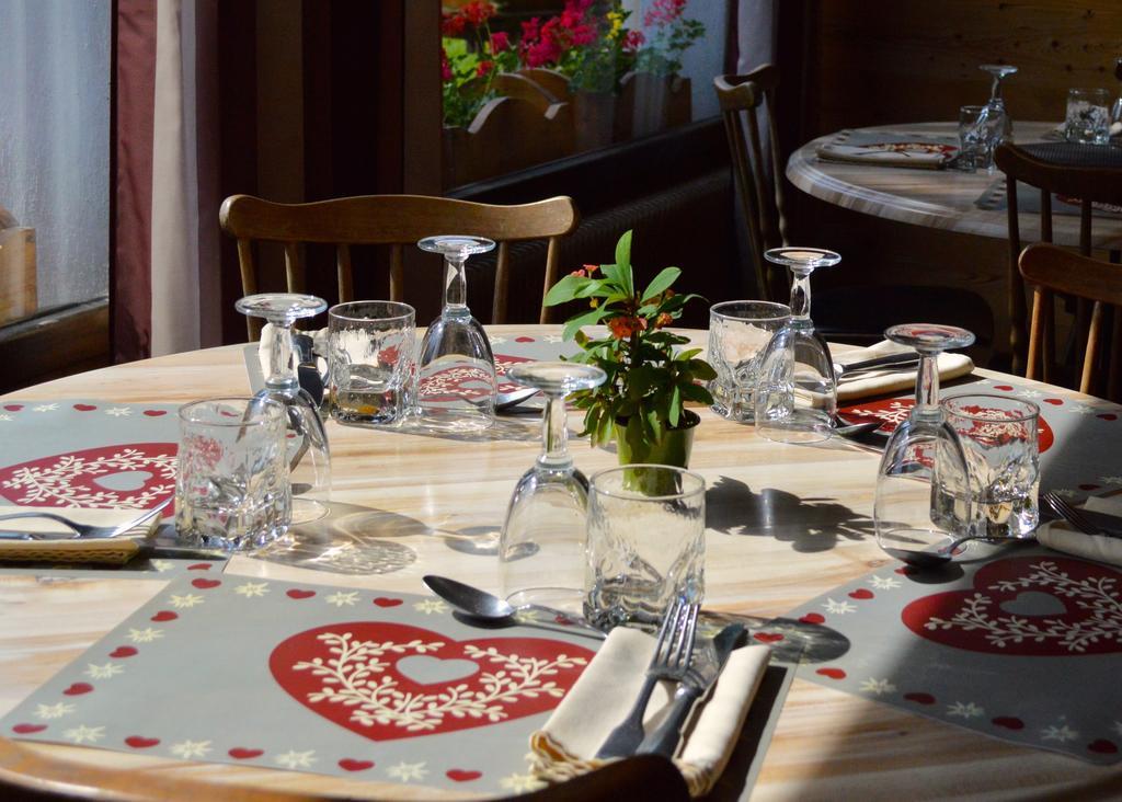 Auberge De Costaroche Albertville Zewnętrze zdjęcie